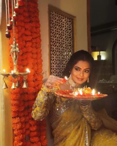 Rinku Ghosh Instagram - Sabhi ko Deepawali ki Dheron Shubhkamnaye, Aap Shabi ka jeevan Diye ki tarah Jagmagata rahe.