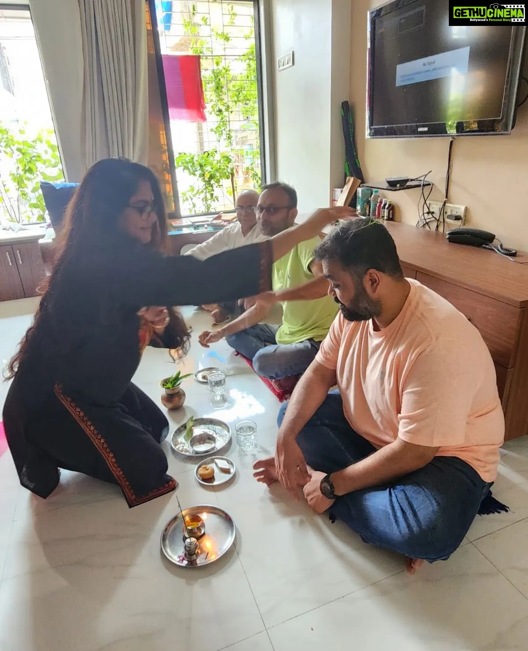 Rinku Ghosh Instagram - May the beautiful relationship of brothers and sisters be filled with love, care, and joy.Happy Bhai Dooj to everyone. Lots of love and blessings...