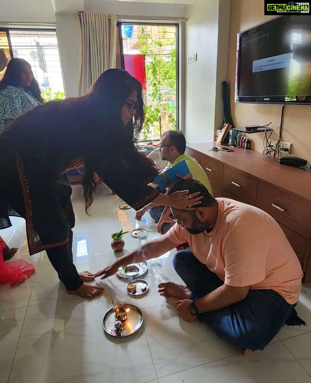 Rinku Ghosh Instagram - May the beautiful relationship of brothers and sisters be filled with love, care, and joy.Happy Bhai Dooj to everyone. Lots of love and blessings...