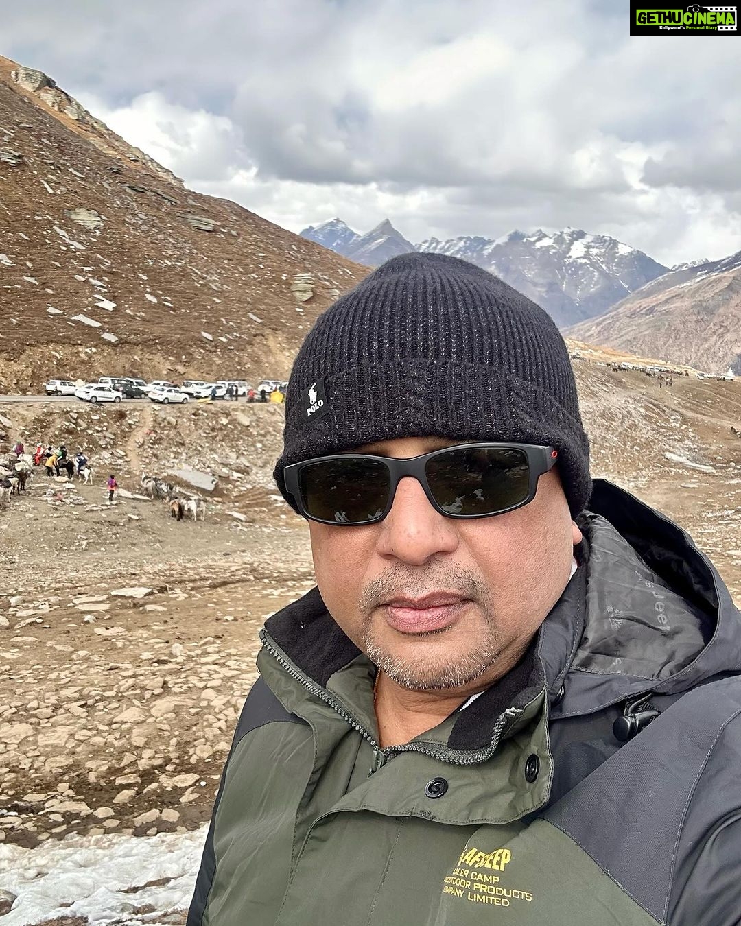 Rinku Ghosh Instagram - Snowy holidays at Rohtang pass !!! Rohtang La