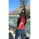Rinku Ghosh Instagram - Be like water making its way through cracks.. Kullu - कुल्लू, Himachal Pradesh