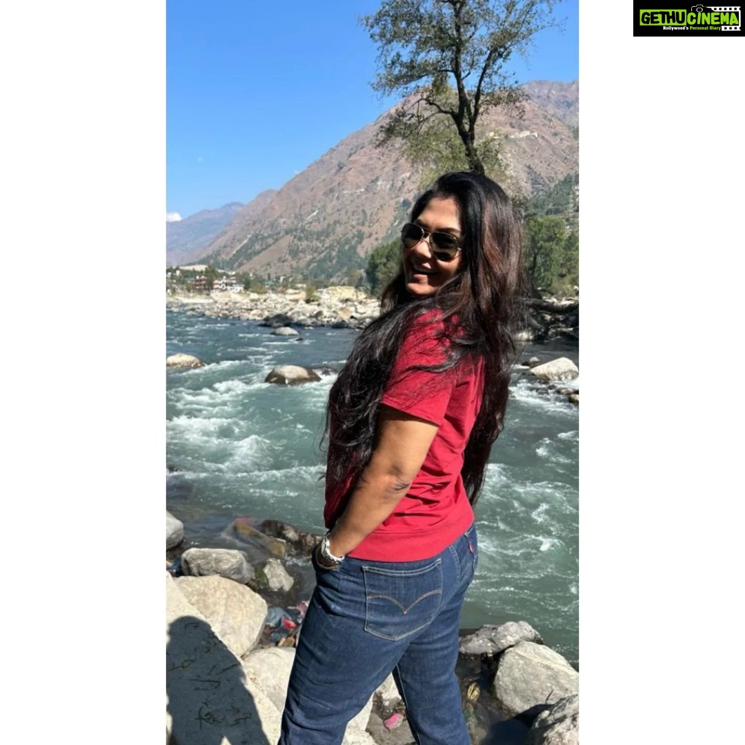 Rinku Ghosh Instagram - Be like water making its way through cracks.. Kullu - कुल्लू, Himachal Pradesh