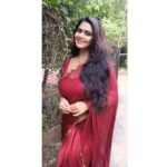 Rinku Ghosh Instagram – When we twin, pic toa banta hai na..
#picoftheday#indianwear#instagood