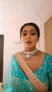 Rinku Ghosh Instagram - Khaha hi tha aise jawab denge . 
#instagramreels#reels#reelkarofeelkaro#reelitfeelit#funnyreels#funny#funnymeme#likeforlikes