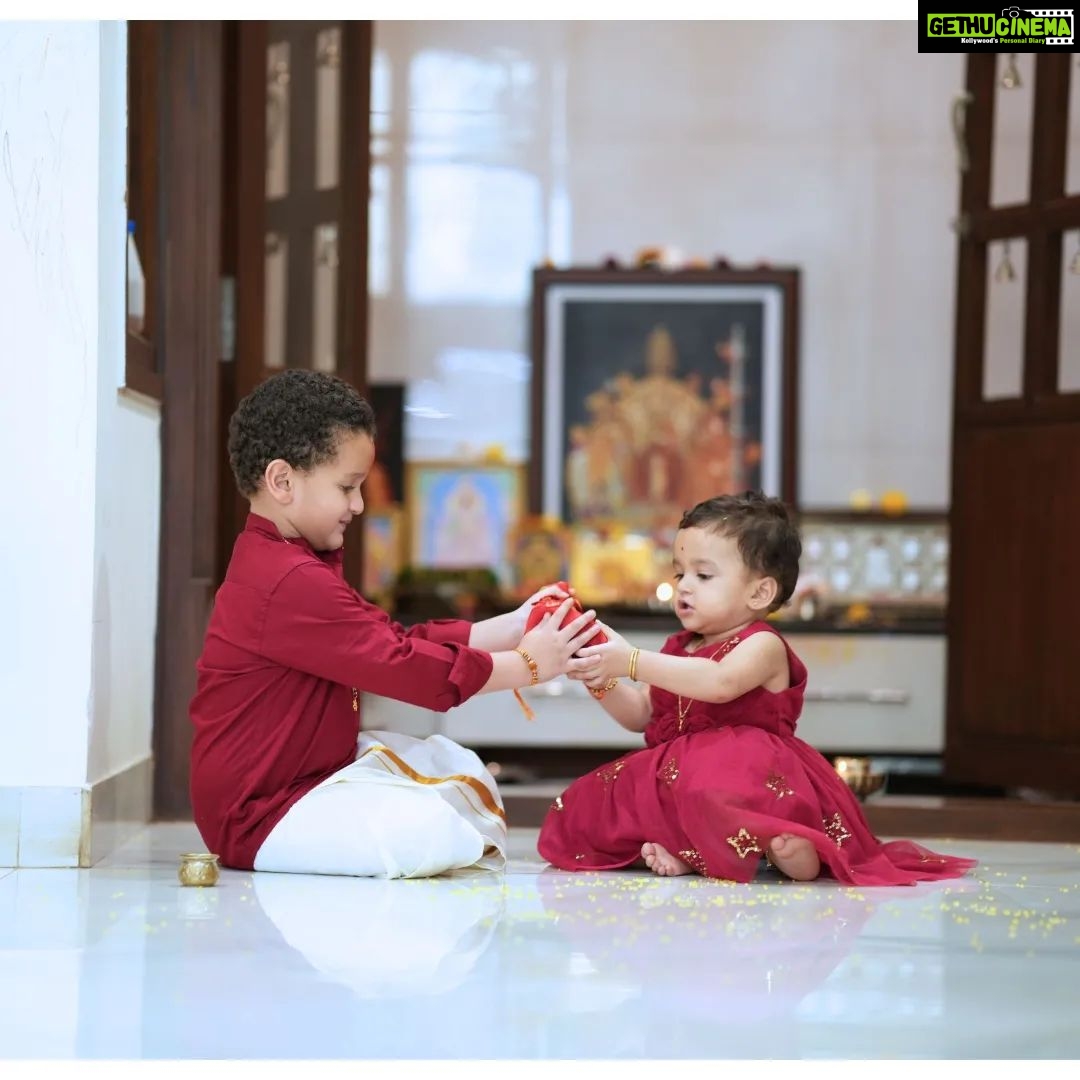 Rishab Shetty - 227.5K Likes - ಅಣ್ಣ-ತಂಗಿಯ ಶಾಶ್ವತ ಬಂಧದ ಸಡಗರಕ್ಕೆ ಸಾಕ್ಷಿಯಾಗುವ ರಕ್ಷಾ ಬಂಧನದ ಶುಭಾಶಯಗಳು.
A magical chapter which is all about the everlasting bond of a brother and sister.
Pc: @vijeth_kundapura
#raadyashetty #ranvitshetty #rakshabandhan❤️