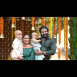 Rishab Shetty Instagram - ನಾ ಹುಟ್ಟಿ ಬೆಳೆದ ಮನೆ ನನ್ನ ಬಾಲ್ಯದ ನೆನಪುಗಳ ಖಜಾನೆ. ಅದಕ್ಕೀಗ ರಾಧ್ಯಾಳ ಕಿವಿ ಚುಚ್ಚಿಸಿದ ಸಂಭ್ರಮದ ನೆನಪೊಂದು ಹೊಸದಾಗಿ ಜೊತೆ ಸೇರಿದೆ. The home where I grew up is filled with memories, and now Radhya's ear piercing ceremony added another special moment to it.