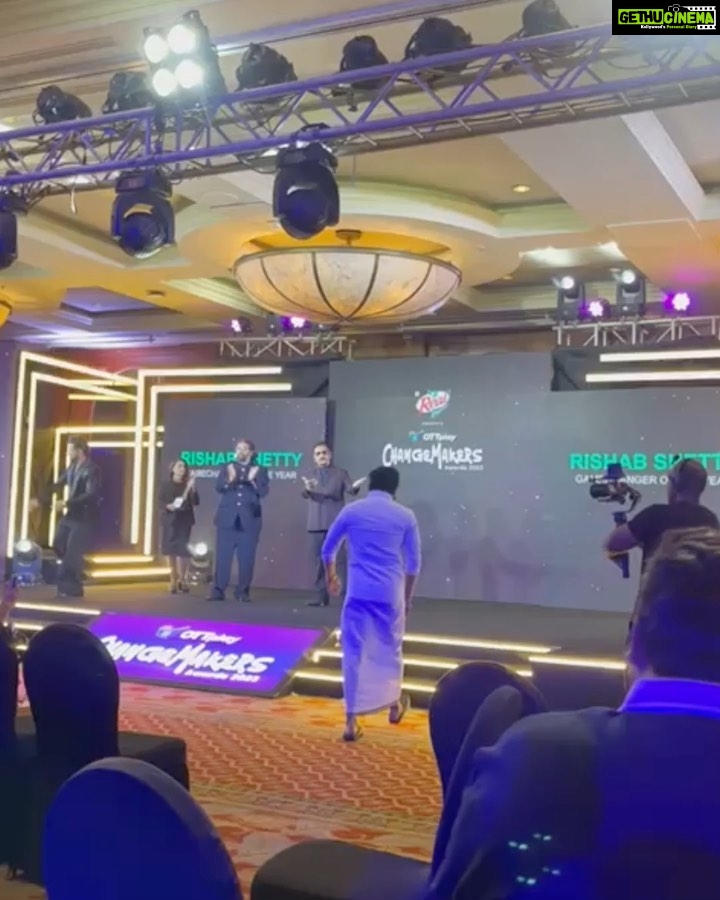 Rishab Shetty - 245.3K Likes - Flooded with Gratitude for #GameChangerOfTheYear award recieved from OTT Play.
ಕನ್ನಡಿಗರ ಆಶೀರ್ವಾದ ಮತ್ತು ಬೆಂಬಲಕ್ಕೆ ನಾನು ಸದಾ ಚಿರಋಣಿ.
#Kantara
@hombalefilms @vkiragandur @chaluvegowda @arvindskash @b_ajaneesh @pragathirishabshetty