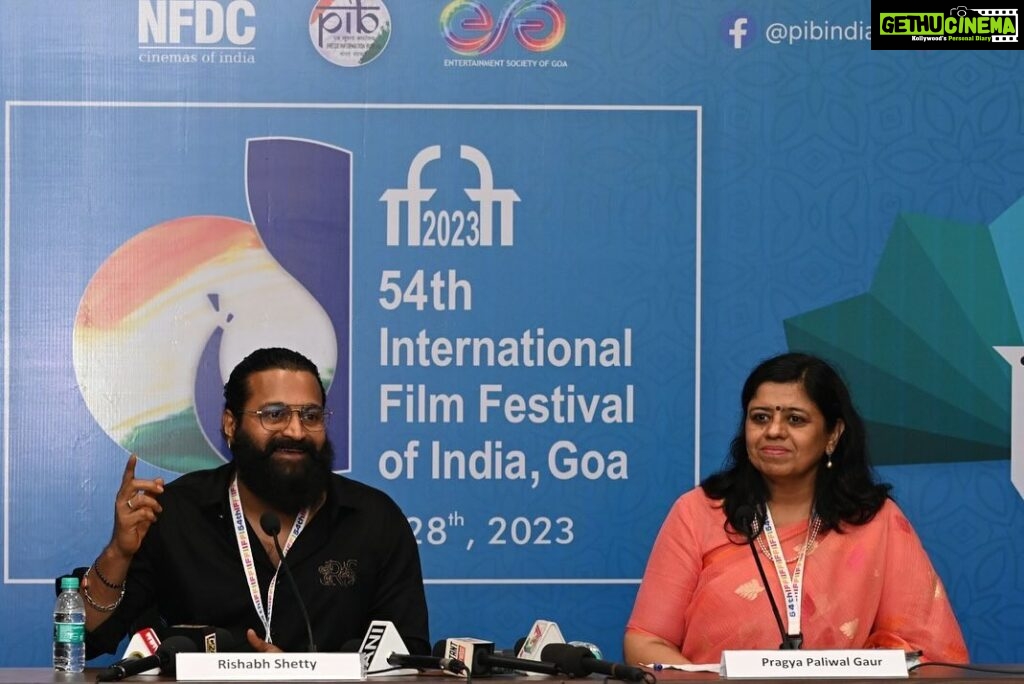 Rishab Shetty Instagram - @iffigoa is buzzing with excitement as #Kantara graces the screen today followed with a press interaction of @rishabshettyofficial. @pibindia #IFFI54