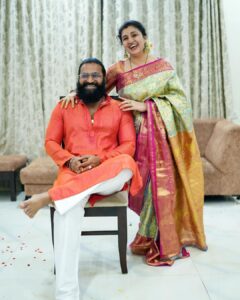 Rishab Shetty Instagram - ದೀಪಾವಳಿ ಹಬ್ಬದ ಶುಭಾಶಯಗಳು 🪔 ಬೆಳಕಿನ ಹಬ್ಬವು ಎಲ್ಲರ ಮನೆ ಮನೆಗಳಲ್ಲಿ ಸಂತೋಷವನ್ನು ಮೂಡಿಸಲಿ✨ Wish you all a Happy Deepavali! May the sparkling lights illuminate your life with joy, prosperity, and endless celebrations! #deepavali
