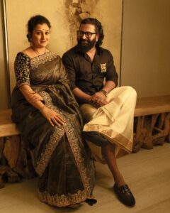 Rishab Shetty Instagram - Radiant in Black and Gold, Together we shine ✨🖤💛

Pc: @Adnan.a.abbas