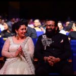 Rishab Shetty Instagram - ಜನರ ಮನ್ನಣೆಯಿಂದ ಸಿಕ್ಕ ಪ್ರೀತಿಯೇ, ಕಾಂತಾರದ ಯಶಸ್ಸಿಗೆ ಕಾರಣ, ಸೈಮ ಅವಾರ್ಡ್ಸ್ ನಲ್ಲಿ ಅತ್ಯುತ್ತಮ ನಿರ್ದೇಶನ, ಪಾಥ್ ಬ್ರೇಕಿಂಗ್ ಸ್ಟೋರಿ ಹಾಗು ಅತ್ಯುತ್ತಮ ನಟ,ನಟಿ, ಖಳನಟ, ಹಾಸ್ಯನಟ, ಸಂಗೀತ ನಿರ್ದೇಶಕ, ಗಾಯಕ, ಸಾಹಿತಿ ಸೇರಿದಂತೆ ಒಟ್ಟು ಹತ್ತು ಪ್ರಶಸ್ತಿ ಗಳನ್ನು ಪಡೆದಿದೆ. ಮನ ತುಂಬಿ ಬಂದಿದೆ, ಜವಾಬ್ದಾರಿ ಹೆಚ್ಚಿಸಿದೆ. ನಿಮ್ಮ ಪ್ರೀತಿ, ಆಶೀರ್ವಾದ ಹೀಗೇ ಇರಲಿ. ಈ ಎಲ್ಲಾ ಯಶಸ್ಸನ್ನು ದೈವ ನರ್ತಕರು, ಅಪ್ಪು ಸರ್ ಹಾಗೂ ಕನ್ನಡಿಗರಿಗೆ ಸಮರ್ಪಣೆ. "Kantara" continues to receive an abundance of love to this day. Receiving 10 SIIMA awards was an incredible honor. With even greater strength, love, and blessings, let's embark on the journey for part 2. @vkiragandur @hombalefilms @sapthami_gowda @hombalegroup @aafilms.official @chaluvegowda @b_ajaneesh @actorkishore @kantarafilm #SIIMA2023 #KANTARA #A23SIIMAWeekend #SouthIndianAwards