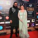 Rishab Shetty Instagram - ಜನರ ಮನ್ನಣೆಯಿಂದ ಸಿಕ್ಕ ಪ್ರೀತಿಯೇ, ಕಾಂತಾರದ ಯಶಸ್ಸಿಗೆ ಕಾರಣ, ಸೈಮ ಅವಾರ್ಡ್ಸ್ ನಲ್ಲಿ ಅತ್ಯುತ್ತಮ ನಿರ್ದೇಶನ, ಪಾಥ್ ಬ್ರೇಕಿಂಗ್ ಸ್ಟೋರಿ ಹಾಗು ಅತ್ಯುತ್ತಮ ನಟ,ನಟಿ, ಖಳನಟ, ಹಾಸ್ಯನಟ, ಸಂಗೀತ ನಿರ್ದೇಶಕ, ಗಾಯಕ, ಸಾಹಿತಿ ಸೇರಿದಂತೆ ಒಟ್ಟು ಹತ್ತು ಪ್ರಶಸ್ತಿ ಗಳನ್ನು ಪಡೆದಿದೆ. ಮನ ತುಂಬಿ ಬಂದಿದೆ, ಜವಾಬ್ದಾರಿ ಹೆಚ್ಚಿಸಿದೆ. ನಿಮ್ಮ ಪ್ರೀತಿ, ಆಶೀರ್ವಾದ ಹೀಗೇ ಇರಲಿ. ಈ ಎಲ್ಲಾ ಯಶಸ್ಸನ್ನು ದೈವ ನರ್ತಕರು, ಅಪ್ಪು ಸರ್ ಹಾಗೂ ಕನ್ನಡಿಗರಿಗೆ ಸಮರ್ಪಣೆ. "Kantara" continues to receive an abundance of love to this day. Receiving 10 SIIMA awards was an incredible honor. With even greater strength, love, and blessings, let's embark on the journey for part 2. @vkiragandur @hombalefilms @sapthami_gowda @hombalegroup @aafilms.official @chaluvegowda @b_ajaneesh @actorkishore @kantarafilm #SIIMA2023 #KANTARA #A23SIIMAWeekend #SouthIndianAwards