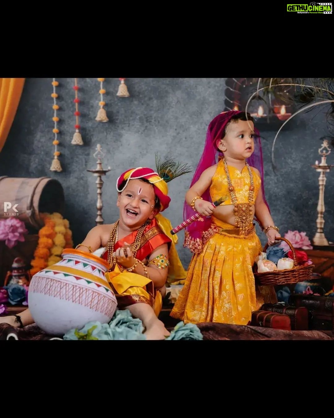 Rishab Shetty - 250.1K Likes - ನಮ್ಮ ಮನೆಯ ಮುದ್ದು ರಾಧಾ ಕೃಷ್ಣರಿಂದ ಎಲ್ಲರಿಗೂ ಶ್ರೀಕೃಷ್ಣಜನ್ಮಾಷ್ಟಮಿಯ ಶುಭಾಶಯಗಳು!
#krishnajanmashtmi