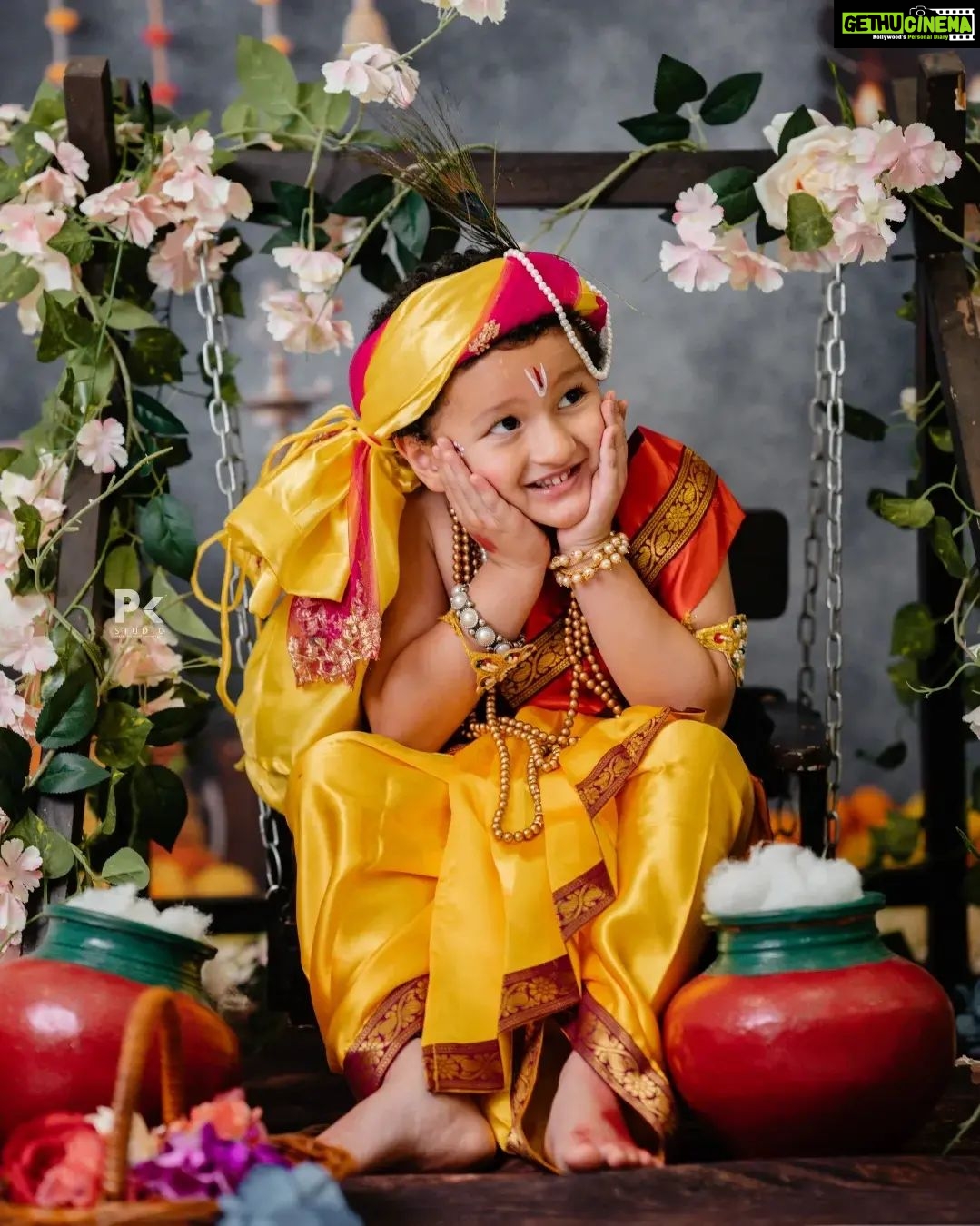 Rishab Shetty - 250.1K Likes - ನಮ್ಮ ಮನೆಯ ಮುದ್ದು ರಾಧಾ ಕೃಷ್ಣರಿಂದ ಎಲ್ಲರಿಗೂ ಶ್ರೀಕೃಷ್ಣಜನ್ಮಾಷ್ಟಮಿಯ ಶುಭಾಶಯಗಳು!
#krishnajanmashtmi