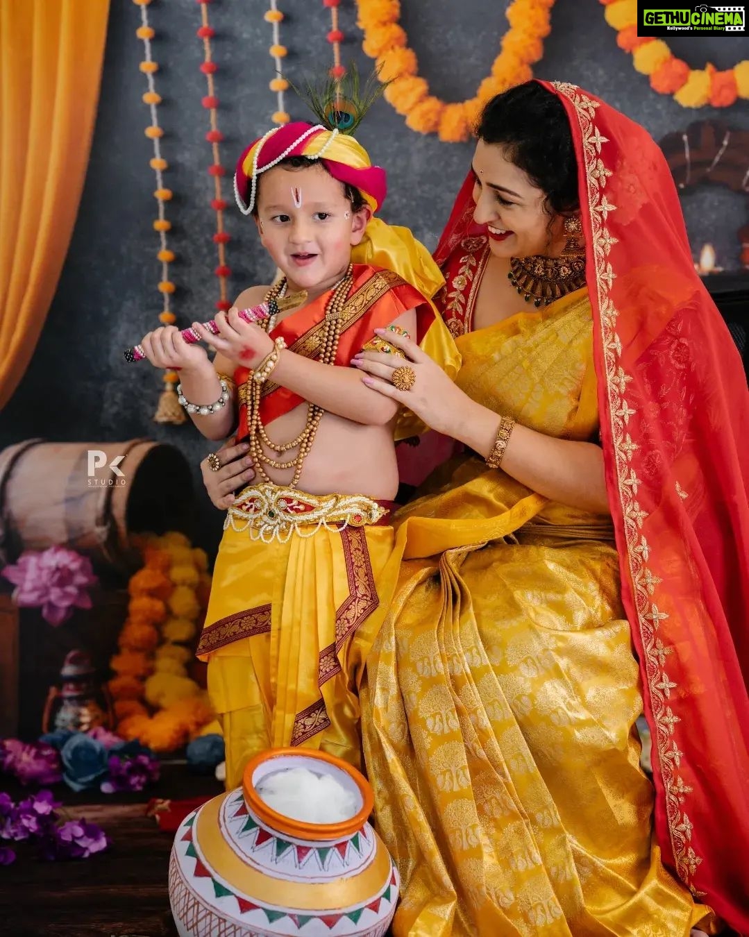 Rishab Shetty - 250.1K Likes - ನಮ್ಮ ಮನೆಯ ಮುದ್ದು ರಾಧಾ ಕೃಷ್ಣರಿಂದ ಎಲ್ಲರಿಗೂ ಶ್ರೀಕೃಷ್ಣಜನ್ಮಾಷ್ಟಮಿಯ ಶುಭಾಶಯಗಳು!
#krishnajanmashtmi