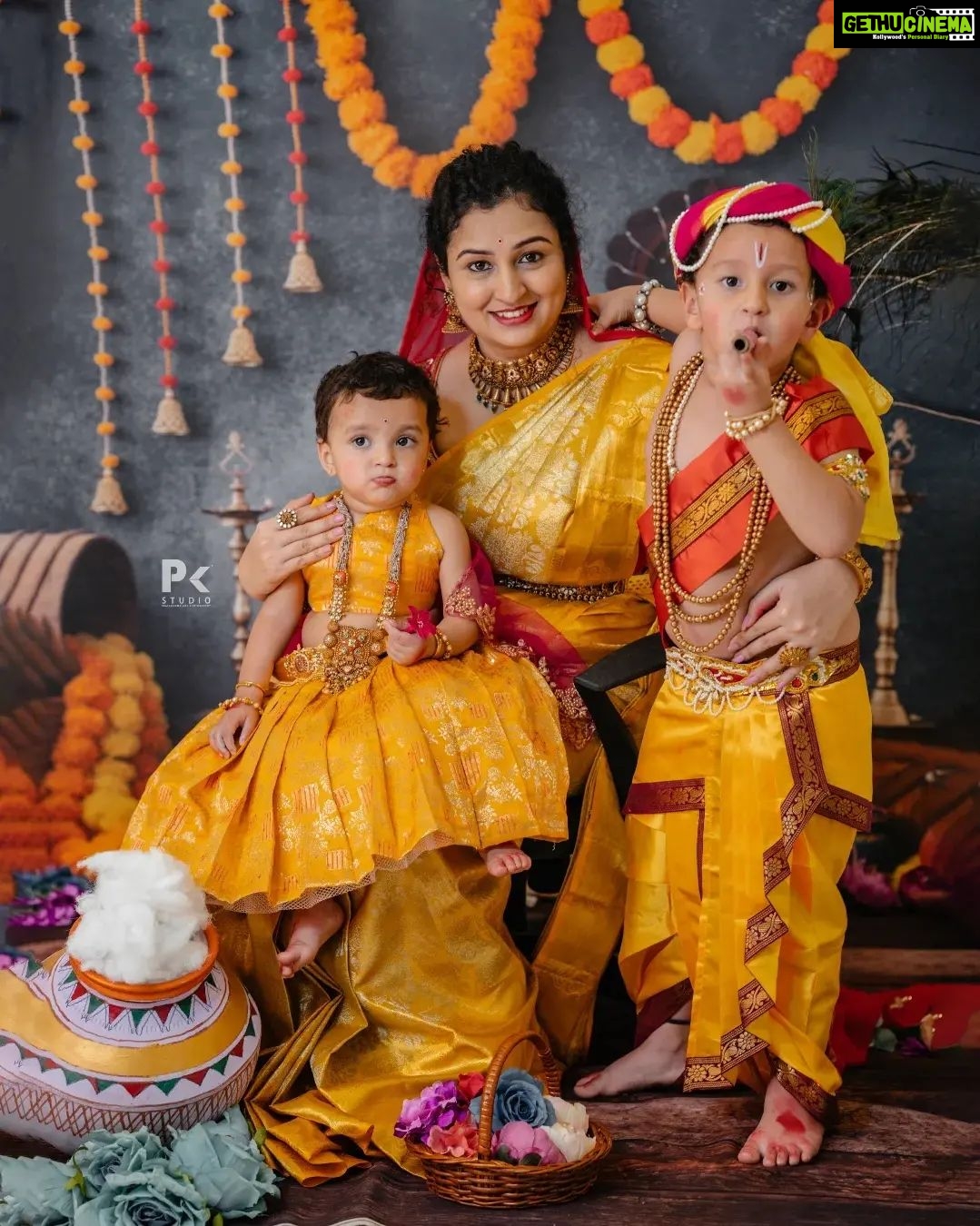 Rishab Shetty - 250.1K Likes - ನಮ್ಮ ಮನೆಯ ಮುದ್ದು ರಾಧಾ ಕೃಷ್ಣರಿಂದ ಎಲ್ಲರಿಗೂ ಶ್ರೀಕೃಷ್ಣಜನ್ಮಾಷ್ಟಮಿಯ ಶುಭಾಶಯಗಳು!
#krishnajanmashtmi