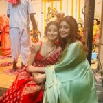 Ritabhari Chakraborty Instagram – Didi aar Jamai Babur Barir Pujo 🫶🏻 Shubha Navami Tomaderke #durgapuja2023