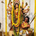 Ritabhari Chakraborty Instagram – Didi aar Jamai Babur Barir Pujo 🫶🏻 Shubha Navami Tomaderke #durgapuja2023