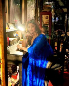 Ritabhari Chakraborty Instagram - Ritabhari na Nilambari? 🫢 #talaprattoy dekhechho tomra? #durgapuja2023