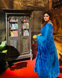 Ritabhari Chakraborty Instagram - Ritabhari na Nilambari? 🫢 #talaprattoy dekhechho tomra? #durgapuja2023