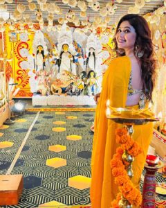 Ritabhari Chakraborty Instagram - Palat 💛