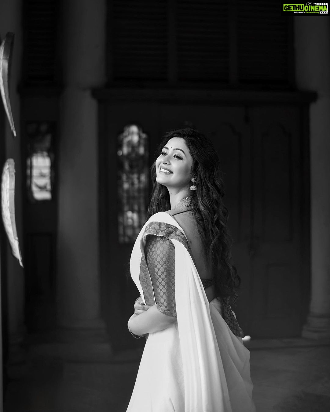 Ritabhari Chakraborty Instagram - পুজো পুজো গন্ধ… Pc @rb_photography999