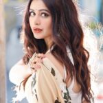 Ritabhari Chakraborty Instagram – Saree wala love ❤️🫶🏻