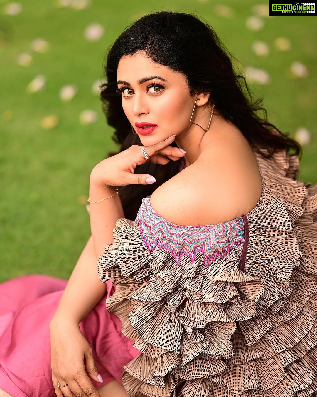 Ritabhari Chakraborty Instagram - I got wings mama! All kinds🕊️🦅🦋