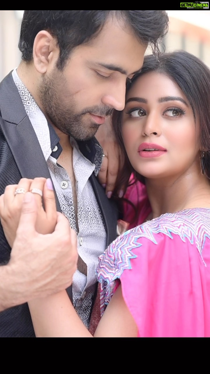 Ritabhari Chakraborty Instagram - मोहे मारे नजरिया साँवरिया रे… 💕 Mr. And Mrs. Fatafati are here in 6 languages streaming only on @sonylivindia 💕 #Fatafati