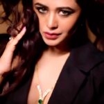 Ritabhari Chakraborty Instagram - Lately, I’ve been moving close to the edge Still be lookin’ my best I stay on the beat, you can count on me I ain’t missin’ no steps…
