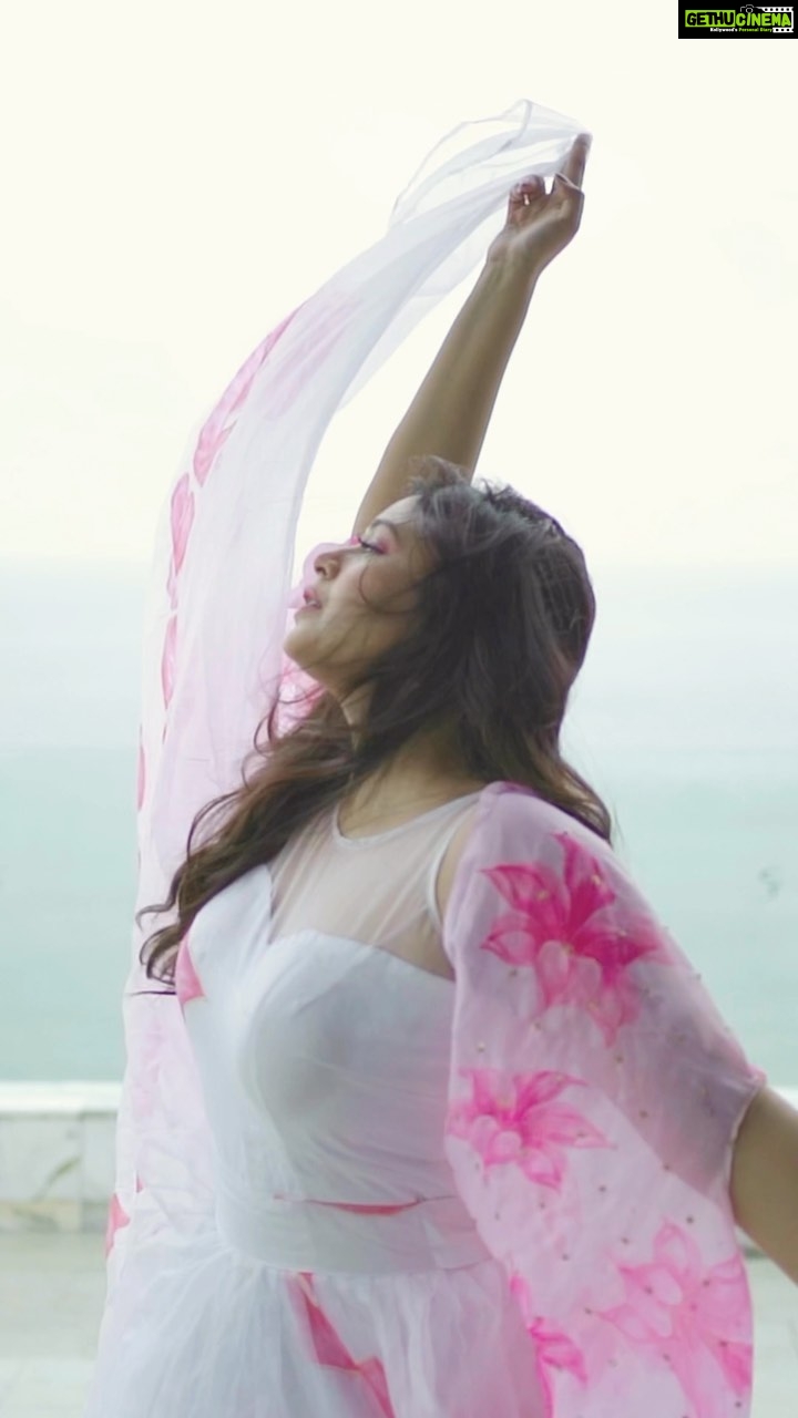 Ritabhari Chakraborty Instagram - Its raining pink 💕