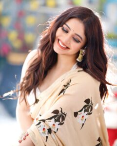 Ritabhari Chakraborty Instagram - Saree wala love ❤️🫶🏻