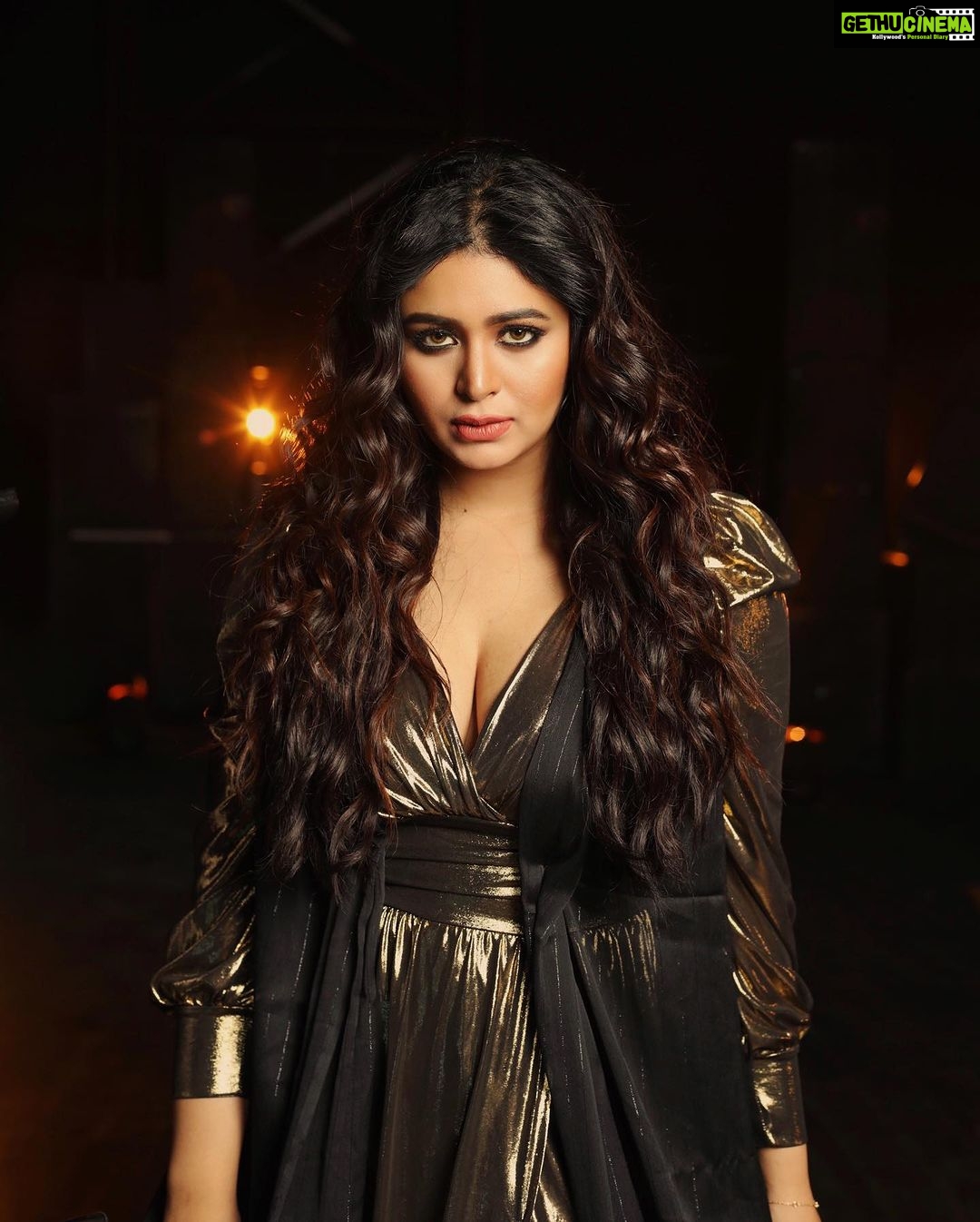 Ritabhari Chakraborty Instagram - The stage outfit for Time has been made with the idea it will flow and yet let me be free while i perform - walk around the stage - play with it! Our inspiration was @stevienicks for always bringing drama in her outfits which made her look like a queen that she is on stage ❤️