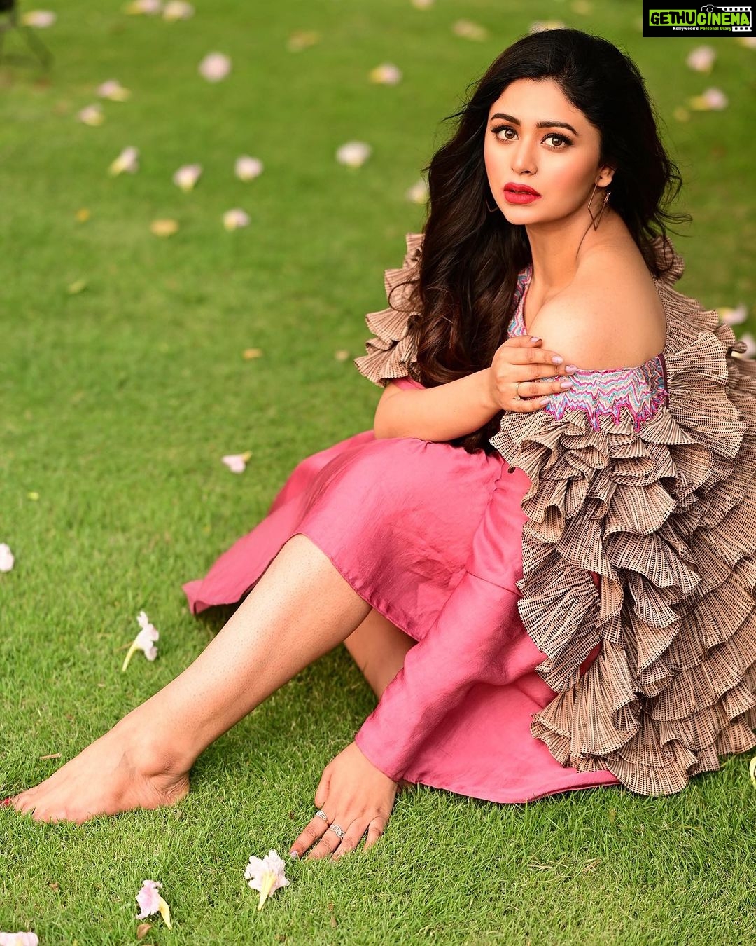 Ritabhari Chakraborty Instagram - I got wings mama! All kinds🕊️🦅🦋