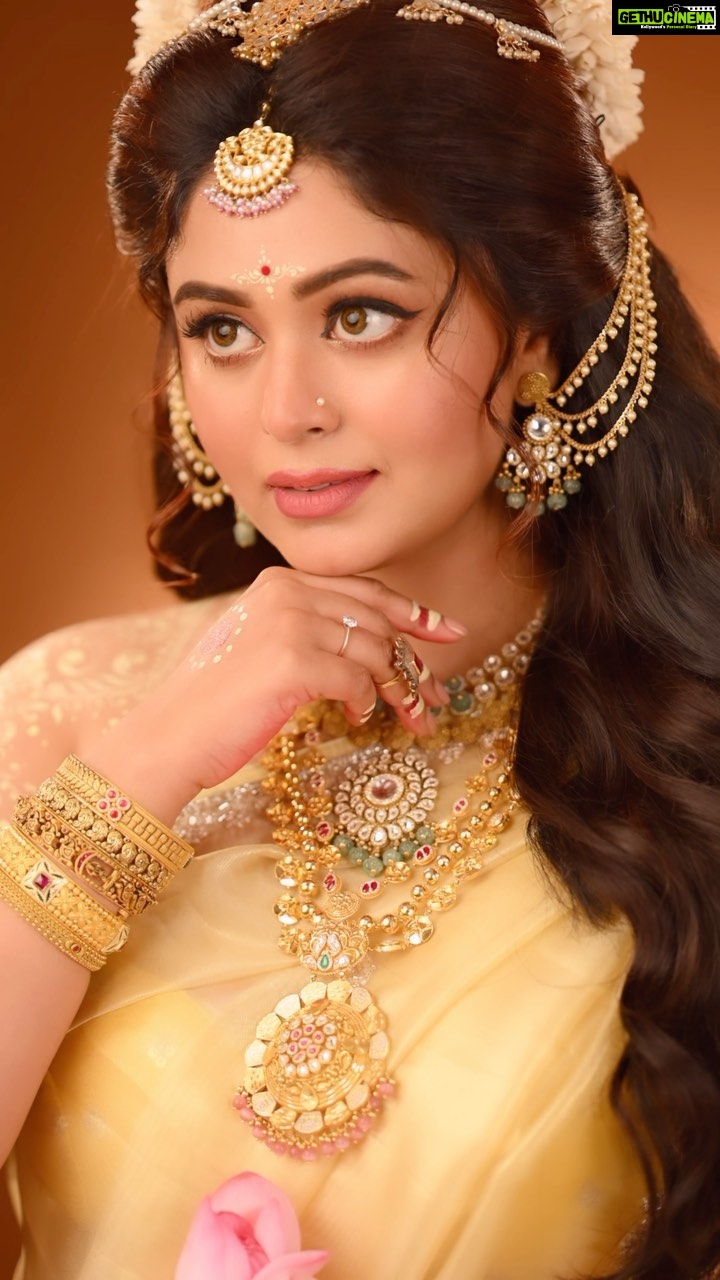 Ritabhari Chakraborty Instagram - শুভ মহালয়া | @kalyanjewellers_official #durgapuja2023