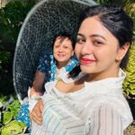 Ritabhari Chakraborty Instagram - Maa aar Mashike nie UK bhraman 🌚 Nije toh edesh odesh bidesh koto berai - gato chobir schedule a maake aar mashike nie gechilam - koto anondo holo! Sotti boro hole maa - mashi bondhur moton hoe jaye - so as addressed by Moinak Bhowmick - “Ami aar amar girlfriends”. London, United Kingdom