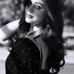 Ritabhari Chakraborty Instagram – Light and Shadow 🖤✨🖤