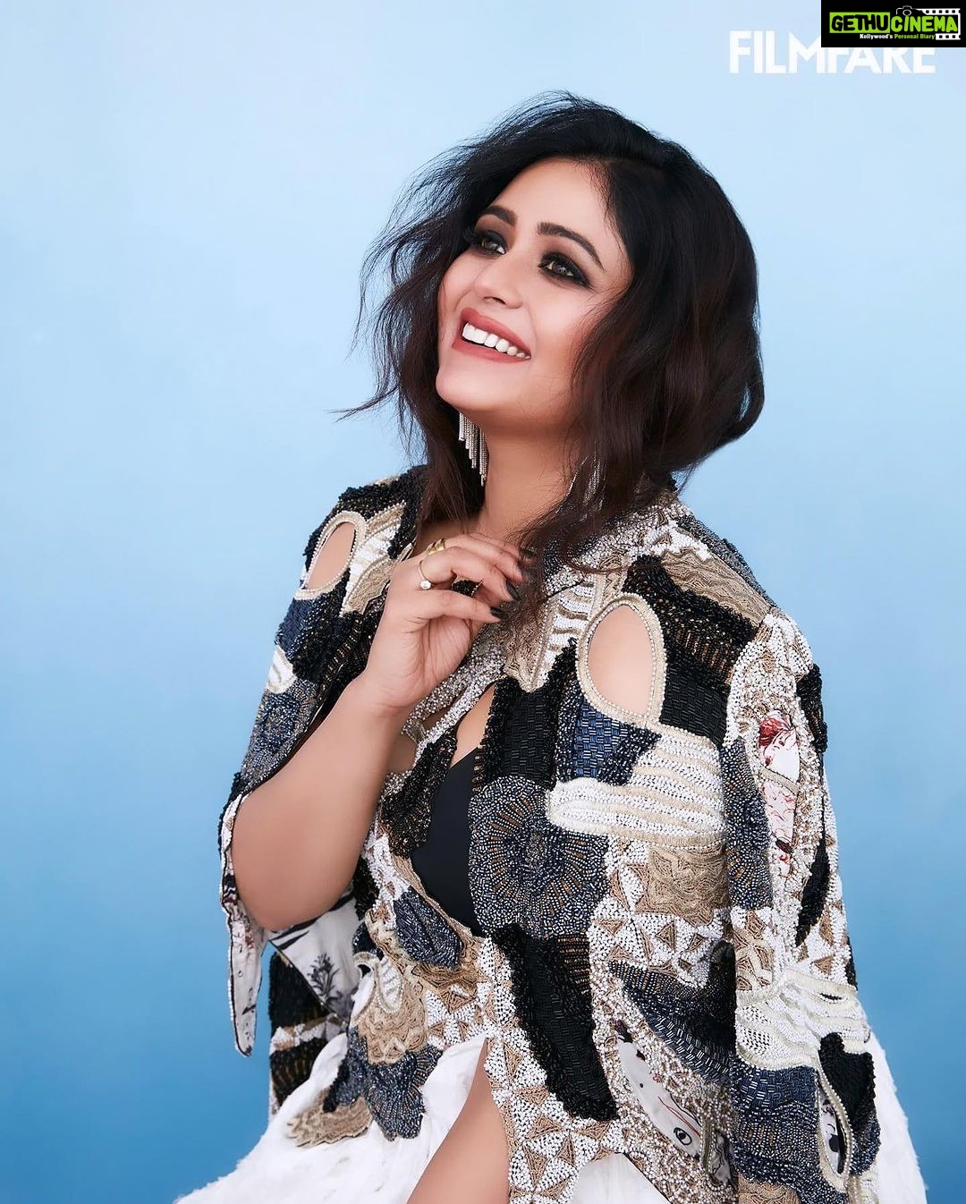 Ritabhari Chakraborty Instagram - Last one i promise 👻 The amazing shoot with @kadamajay for #filmfare
