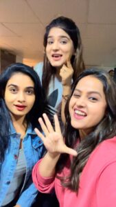 Ritu Singh Instagram - Saas gaali deve 😍 reel with 2 beautiful girls @tserieshamaarbhojpuri
