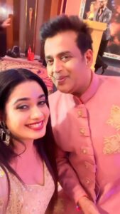 Ritu Singh Instagram - जन्मदिन की हार्दिक-हार्दिक शुभकामनाएँ हमारे माननीय सांसद #gorakhpur एवम् हमारे supersenior @ravikishann ji को ⭐️ 
ईश्वर से हमेशा आपकी दीर्घायु की कामना है 🦁🙏