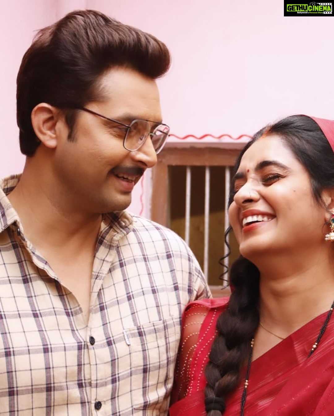 Ritu Singh Instagram - हानिकारक मैं …..🤪 Yes shoot is begin with very talented @ishtiyaque_shaikh_bunty ji Director ji Producer : @anshuman_singh_bisen ji nd with handsome co actor @vikrant8235 ji & team 🎥 : हानिकारक बीवी 🧿🙏❤️