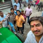 Ritu Singh Instagram - #movie #bajarang #producer @abhaysinha181 sir #director Good heart and very down-to-earth person @dirrajnish sir #dop @officialdevendratiwarii13 sir #actor @singhpawan999 sir #actress @ritu9170 ji #choreographer @m.k__gupta_joy And thank you very much Pawan bhaiya for giving me so much love and respect.🙏🙏🙏🙏🙏🙏☺️💐 #reelsinstagram #photooftheday #trending #love #dance #choreographer #yashifilms Gorakhpur
