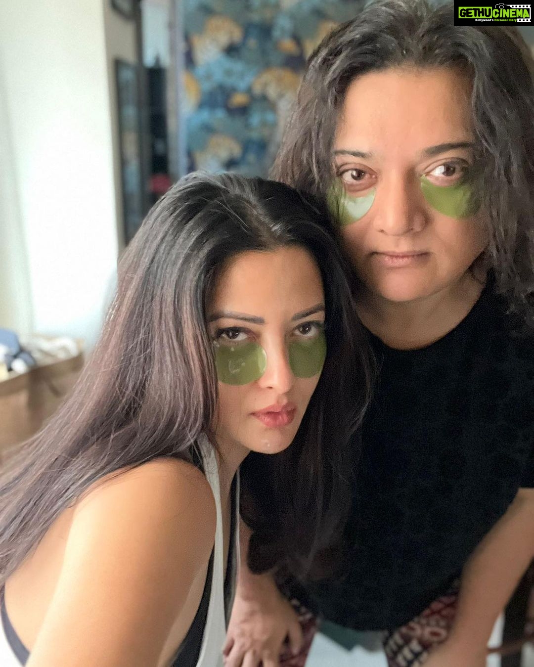 Riya Sen Instagram - Halo Queen 🧟♀️