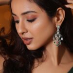 Riya Suman Instagram - Meriyan Adavaan 🥰 Photography @gk_.photography._ Saree: @samyakksarees Jewelry: @kushalsfashionjewellery Makeup @littleheartbyabu Hairdo @_stylenart_ Retouch @editors_desktop