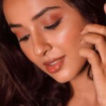 Riya Suman Instagram - Meriyan Adavaan 🥰 Photography @gk_.photography._ Saree: @samyakksarees Jewelry: @kushalsfashionjewellery Makeup @littleheartbyabu Hairdo @_stylenart_ Retouch @editors_desktop