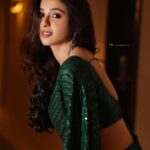 Riya Suman Instagram - Ain’t no glam like saree glam✨ Saree. @samyakksarees Jewellery: @kushalsfashionjewellery Photography @gk_.photography._ Makeup @littleheartbyabu Hairdo @_stylenart_ Retouch @editors_desktop
