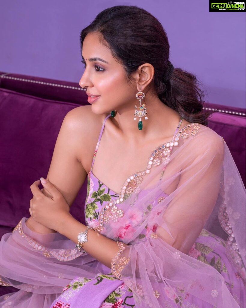 Riya Suman Instagram - Missed me?! Been a bit busy with life and all!! And yes, a very Happy 2023💋💋 Outfit: @seharrebysahitheereddy Jewelry: @sheetalzaveribyvithaldas Styled by: @archita.seem 📸: @chinthuu_klicks MUA: Laxman & Mamta . . #TopGearPromotions #Latepost