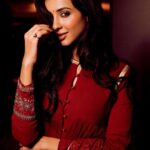 Riya Suman Instagram - In my mom s favorite color: Maroon! . . Outfit: @indishreelabel Styled by:@archita.seem MUA: @asthabisani Hairstylist: @theartofmuki 📸: @the.portrait.culture @shotsbyuv @sat_narain