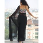 Riya Suman Instagram - Gone with the wind was my bindi after the second pic🥹 📸 : @sat_narain @shotsbyuv Styling & outfit: @labelswarupa MUA: @makeupandhairbyrehana