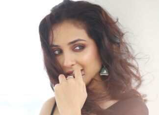 Riya Suman Instagram - For #AgentKannayiram promotions.. Styling & outfit: @labelswarupa 📸: @sat_narain @shotsbyuv MUA: @makeupandhairbyrehana . . #agentkannayiramfromnov25
